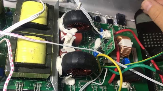 Grid Tie Power Inwerter SUN-1000G для вітряка. Ч.1. Огляд, будова. смотреть онлайн