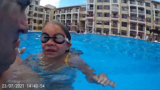 Подводное плавание в бассейне ЖК Holiday House Сукко #1 смотреть онлайн