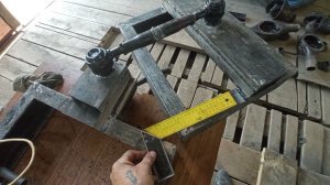 Узел перелома рамы на фронтальный погрузчик.