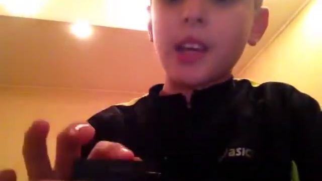 У меня два телефона :) :).Обзор на iPhone 4S и на SONY Xperia Sola. смотреть онлайн