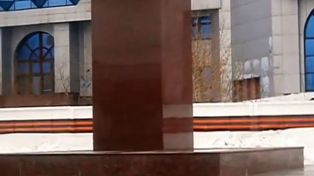 Видео. Памятник легендарному земляку А. Покрышкину. Новосибирск. смотреть онлайн