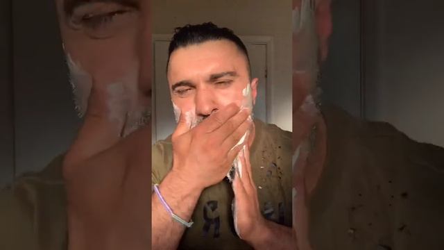 What happens when you take your beard off? смотреть онлайн
