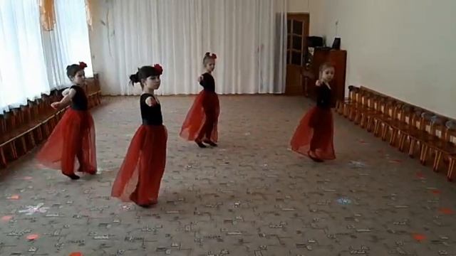 Испанский танец с кастаньетами, коллектив “Фейерверк”