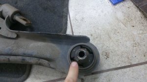 Nissan Qashqai. Замена шаровых опор нижних передних рычагов.