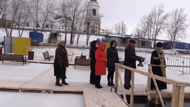 Освящение купелей к Крещению на Волге смотреть онлайн
