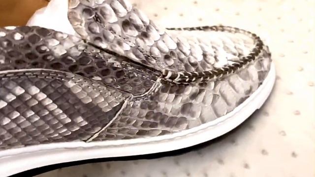 Слипоны из натуральной кожи питона, в природном оттенке. смотреть онлайн