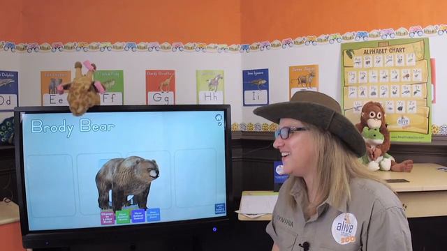 Zoo Crew Alphabet Show | Bears and Letter B смотреть онлайн