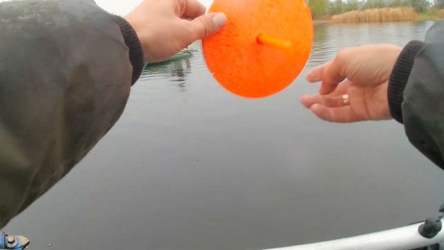 Щука на кружки з човна. Окунь живець те що треба! Риболовля в восени на хижака. 2023 смотреть онлайн