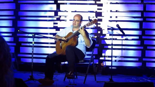 Arnaldo Freire Plays Sambas at 2013 Zihua Guitar Festival смотреть онлайн