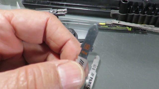 Leatherman SURGE vs Gerber MP600 : BLADE EXCHANGER comparison! смотреть онлайн