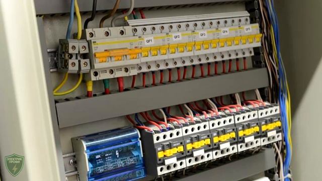 Выключатель разъединитель трехпозиционный ВРТ 63 IEK смотреть онлайн