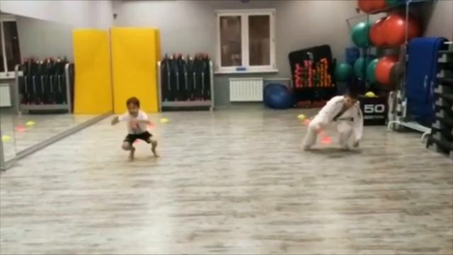 Тренировки и занятия для детей "Клуб Каратэ №1" Коммунарка.Тренировка старшей группы смотреть онлайн