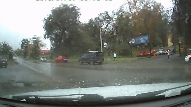 Дурак на дороге. г.Новокузнецк 13.09.2017 смотреть онлайн