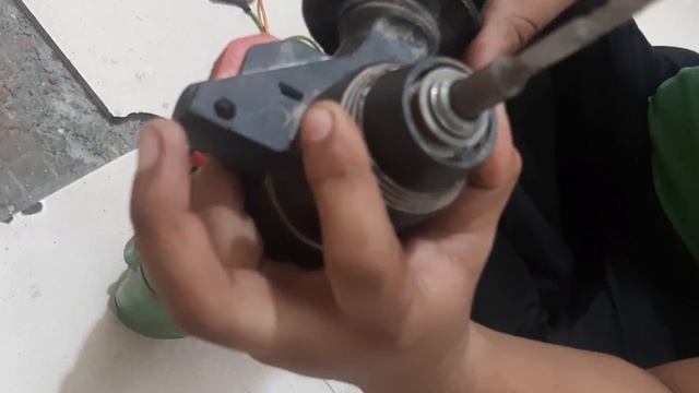 How To Remove Bit From Hammer Drill | Remove Bit From Hammer Drill смотреть онлайн