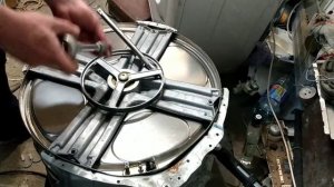 как разобрать стиральную машину Ariston с баком нержавеющей стали.