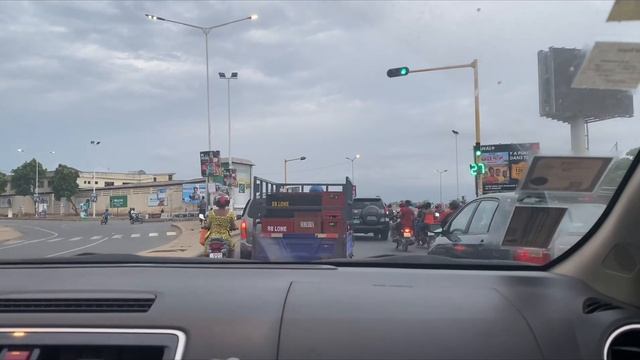 5PM RUSH HOUR TIME IN LOME TOGO DEKON TO ATTIEGOU WEST AFRICA #togo #africa #traveltotogo #usa смотреть онлайн