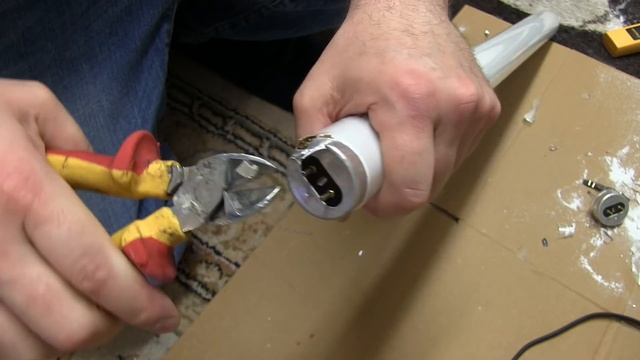 Interesting Experiments With Fluorescent Tubes