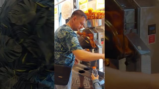 СВЕЖЕВЫЖАТЫЙ СОК можно самому сделать в ПЯТЁРОЧКЕ #СемьяПрофф смотреть онлайн