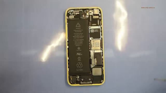 Замена вибромотора на iPhone 5C, самостоятельная разборка и ремонт айфона 5C смотреть онлайн