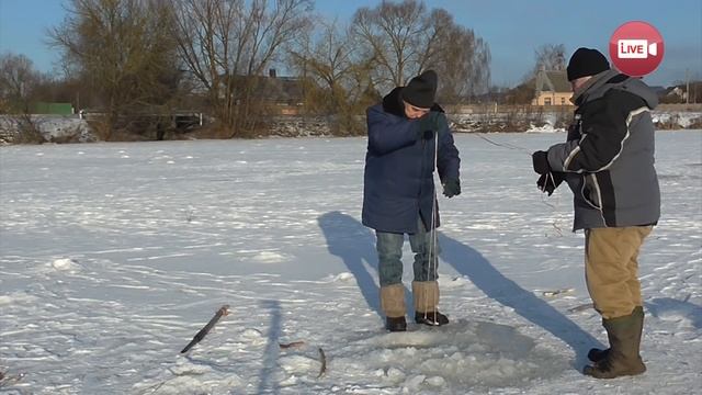 Слонимчанин утопил в Лобазовском озере дорогие часы... смотреть онлайн