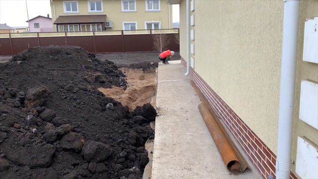 ЖЕНА РАБОТАЕТ ЛОМОМ КАК ОТБОЙНИК ! ЛАНДШАФТНЫЙ ДИЗАЙН В ЧАСТНОМ ДОМЕ смотреть онлайн