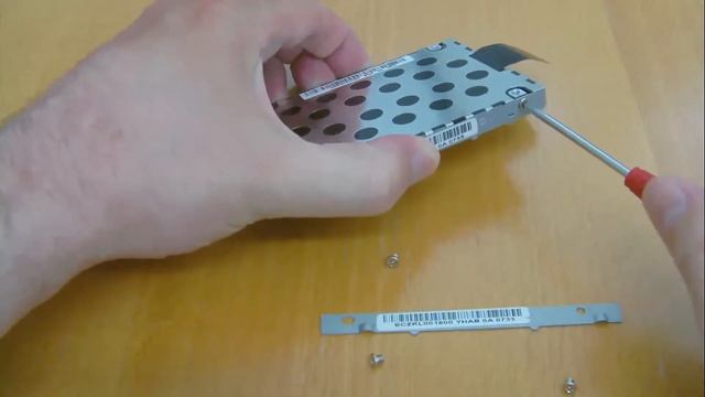 Toshiba A350 Series: HDD replacement смотреть онлайн