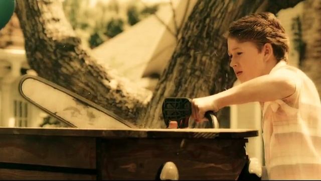 Неудачный фокус с распиливанием (отрывок из фильма Поцелуй навылет) смотреть онлайн