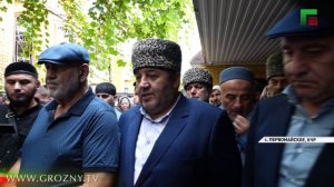 Рамзан Кадыров посетил похороны муфтия КЧР  Исмаила-Хаджи Бердиева