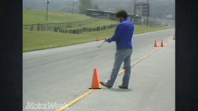 1982 Pontiac Firebird Trans Am | Retro Review смотреть онлайн