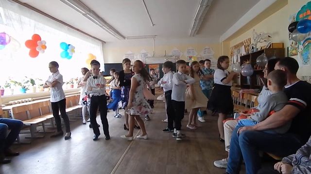 Танец на выпускном 4 в класс 2019. смотреть онлайн