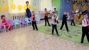 Выпускной утренник в детском саду | Прикольный танец с саксофонами [Студия Отражение - VideoReflex]