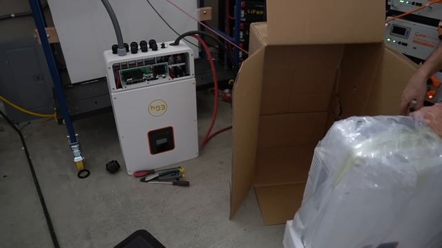 EG4/Megarevo 8kVA 240/120v Inverter with Grid Interactive Features! смотреть онлайн