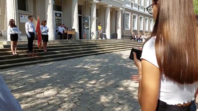 Как минава един 24 май. То дали ще е на площад или пред училище няма значение.