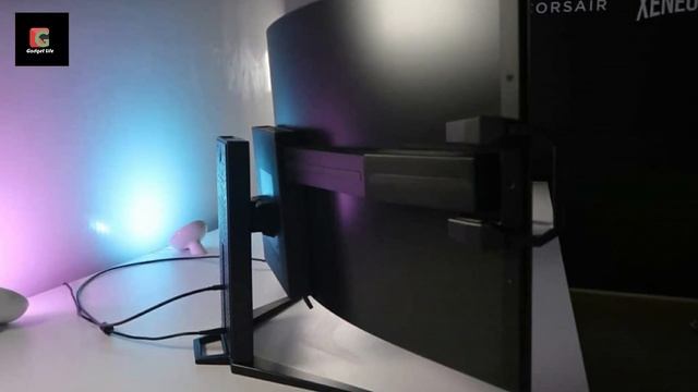 Corsair Xeneon Flex - the World’s First Bendable OLED Gaming Monitor смотреть онлайн