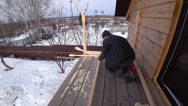 Деревянное ограждение балкона . смотреть онлайн