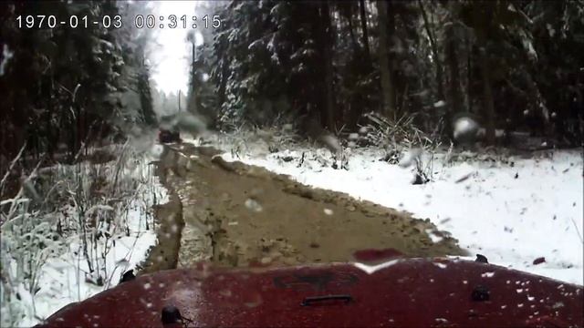 Красный Бегемот Jeep Wrangler JKU Rubicon по первому снегу на маршруте возле ключа Гремячего смотреть онлайн