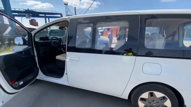 Получили Hyundai Staria - ОБЗОР / ТЕСТ ДРАЙВ смотреть онлайн