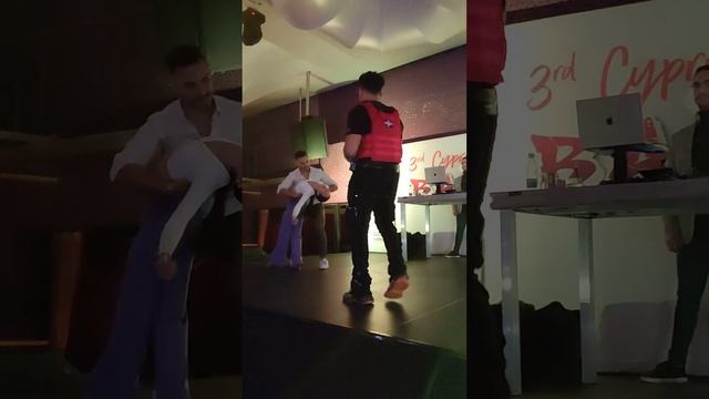 Te Felicito - ESME Live смотреть онлайн
