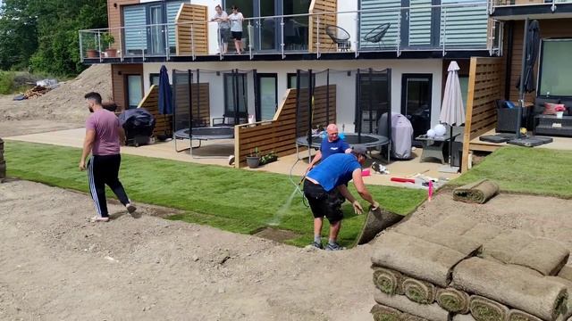 газон Hyundai 140 смотреть онлайн