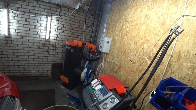 Premio 2005 г.в./230000км./1zz./V-1.8/ Замена топливного фильтра. смотреть онлайн