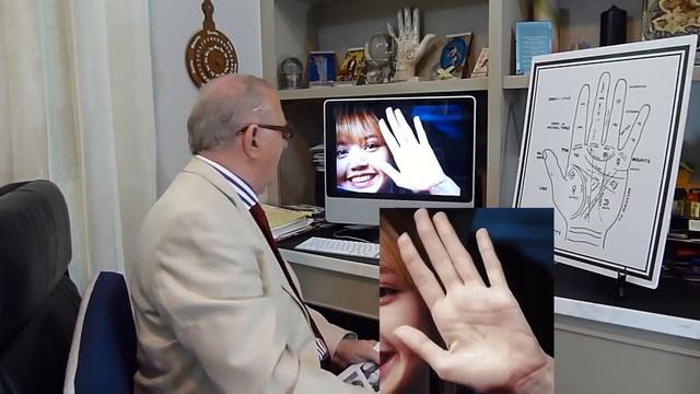 Хиромантия. Лиса (BLACKPINK) смотреть онлайн