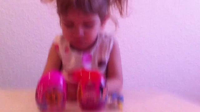 Открываем сюрпризы: Свитбоксы и пластмассовые яйца с игрушками. Принцессы Диснея, Лапусики смотреть онлайн