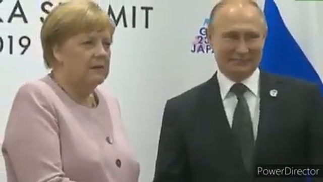 Ангела Меркель покинула пост канцлера, ей оплодировала вся Германия. БРАВО!!! смотреть онлайн