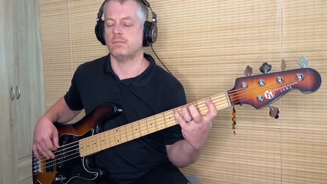 MIKE AND THE MECHANICS - Over My Shoulder - Bass cover смотреть онлайн