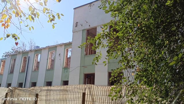 Реконструкция Центральной городской больницы - Здание как после бомбёжки сейчас выглядит... смотреть онлайн