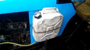 Бензобак с клапаном из канистры