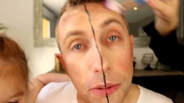 CHALLENGE MAQUILLAGE : Qui d'Ellie ou Lana maquillera le mieux Papa ? Clown Joker смотреть онлайн