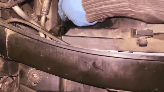 DIY BMW E90 E91 E92 E93 RADIATOR REPLACEMENT. THIS RADIATOR IS LEAKING