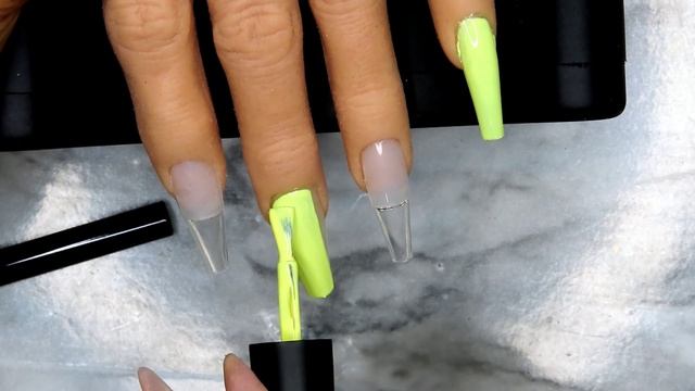 yellow nails with foil design смотреть онлайн