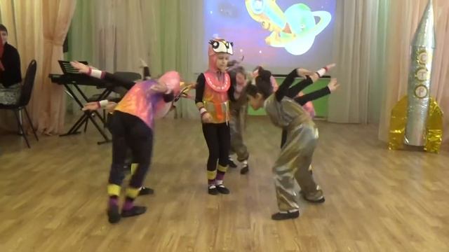 Танец космических пришельцев "Кумми- кумми" смотреть онлайн